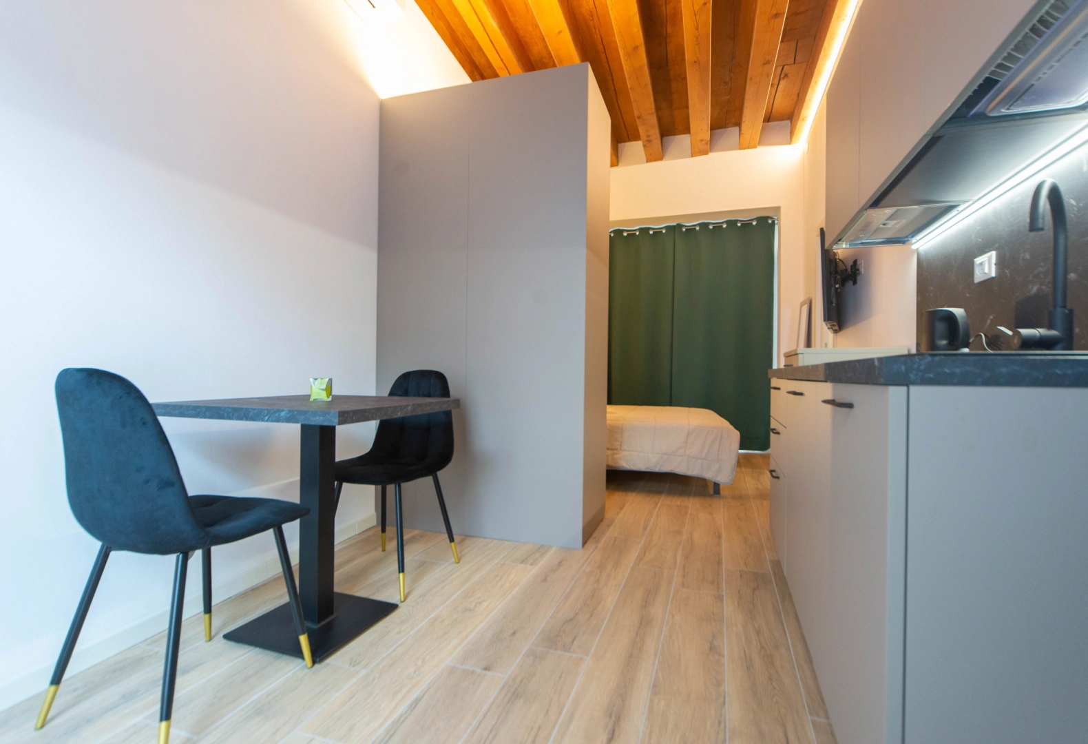 cucina illuminata luce naturale