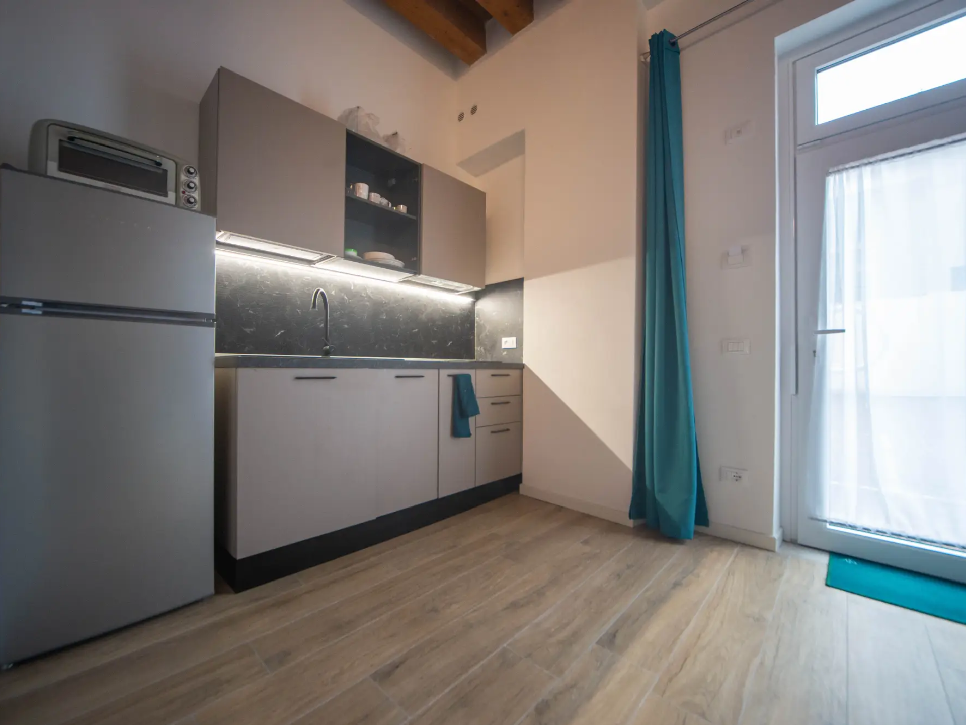 cucina illuminata luce naturale